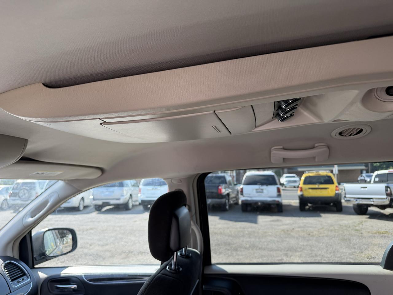 Chrysler Town & Country Touring 2012