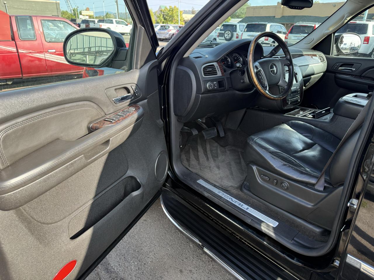 GMC Yukon Denali 4WD 2009