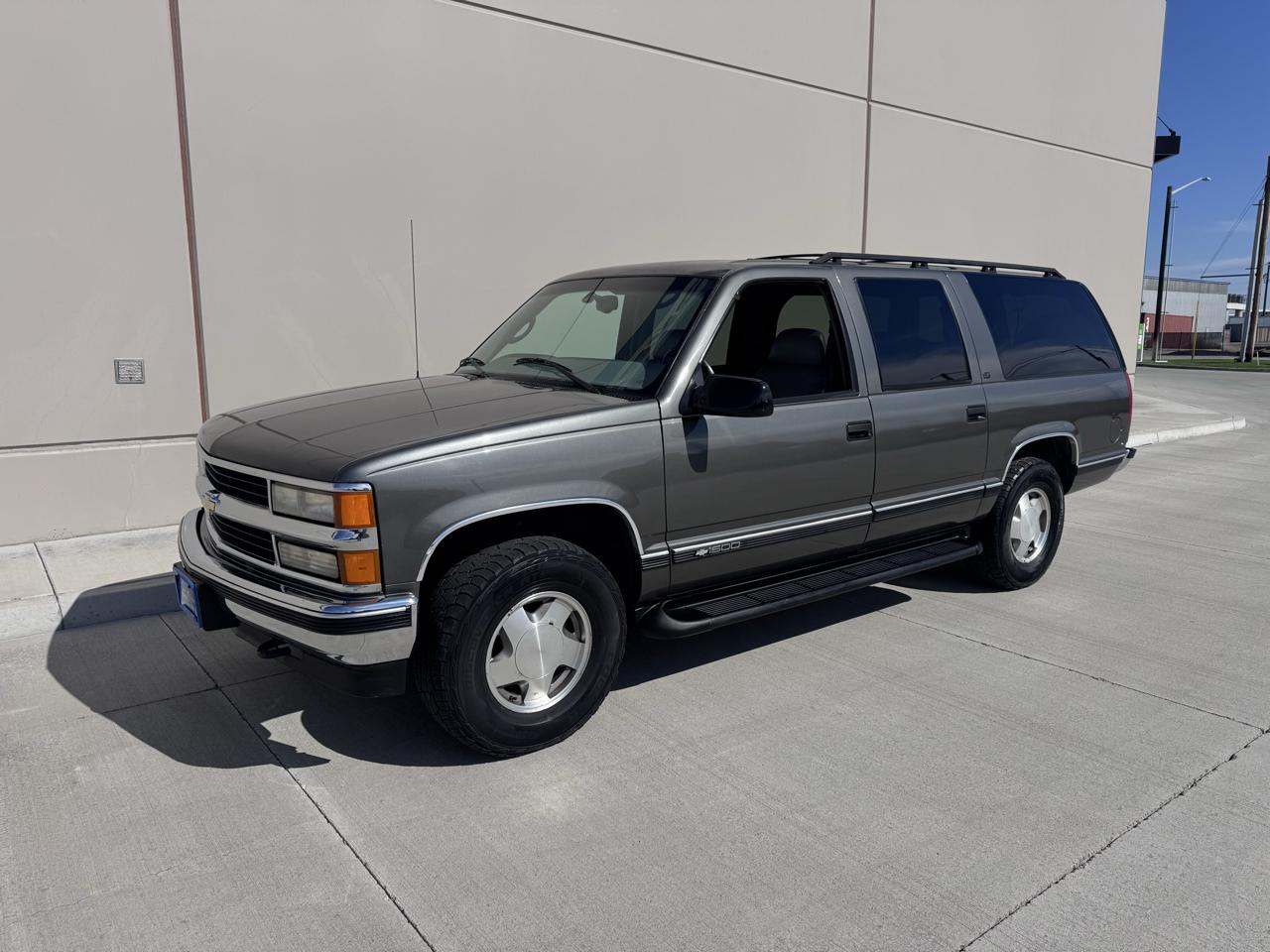 Chevrolet Suburban K1500 4WD 1999