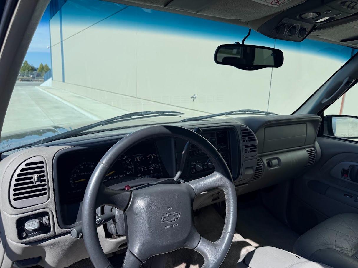 Chevrolet Suburban K1500 4WD 1999