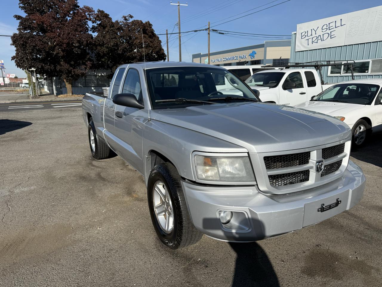 Dodge Dakota SXT Extended Cab 2WD 2011