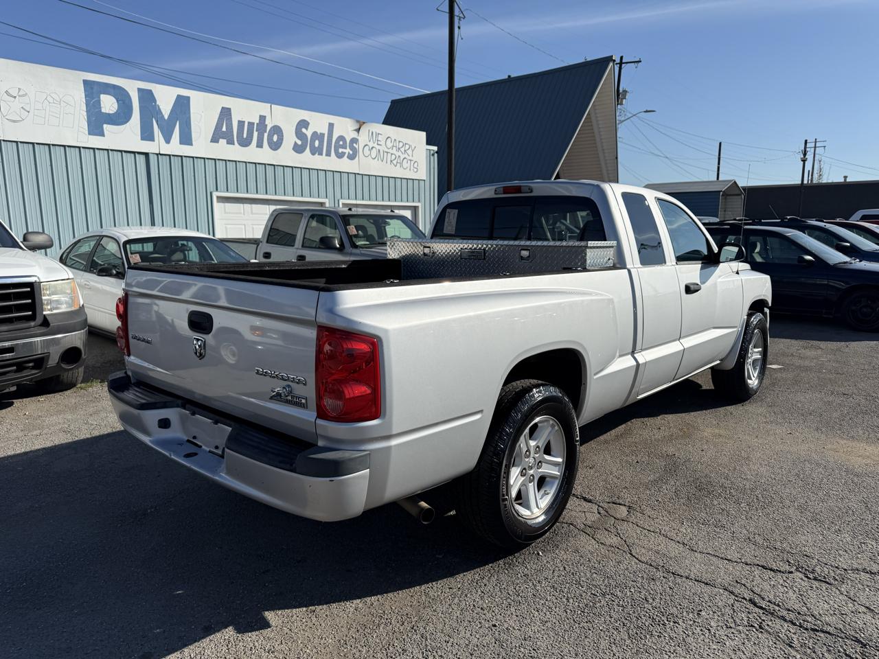 Dodge Dakota SXT Extended Cab 2WD 2011