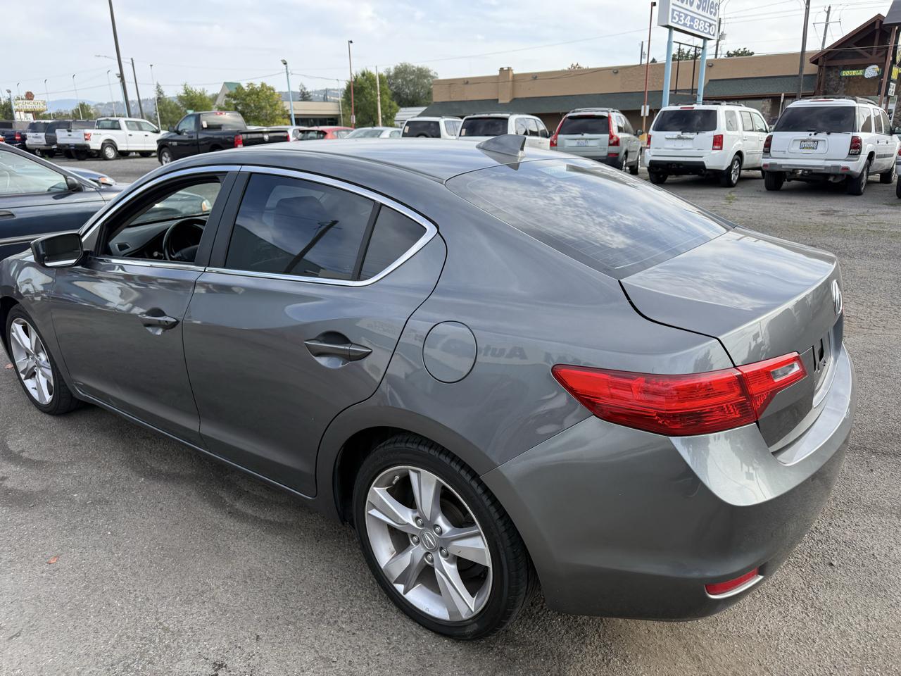 Acura ILX 5-Spd AT w/ Technology Package 2013