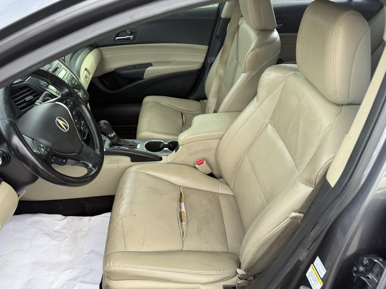 Acura ILX 5-Spd AT w/ Technology Package 2013