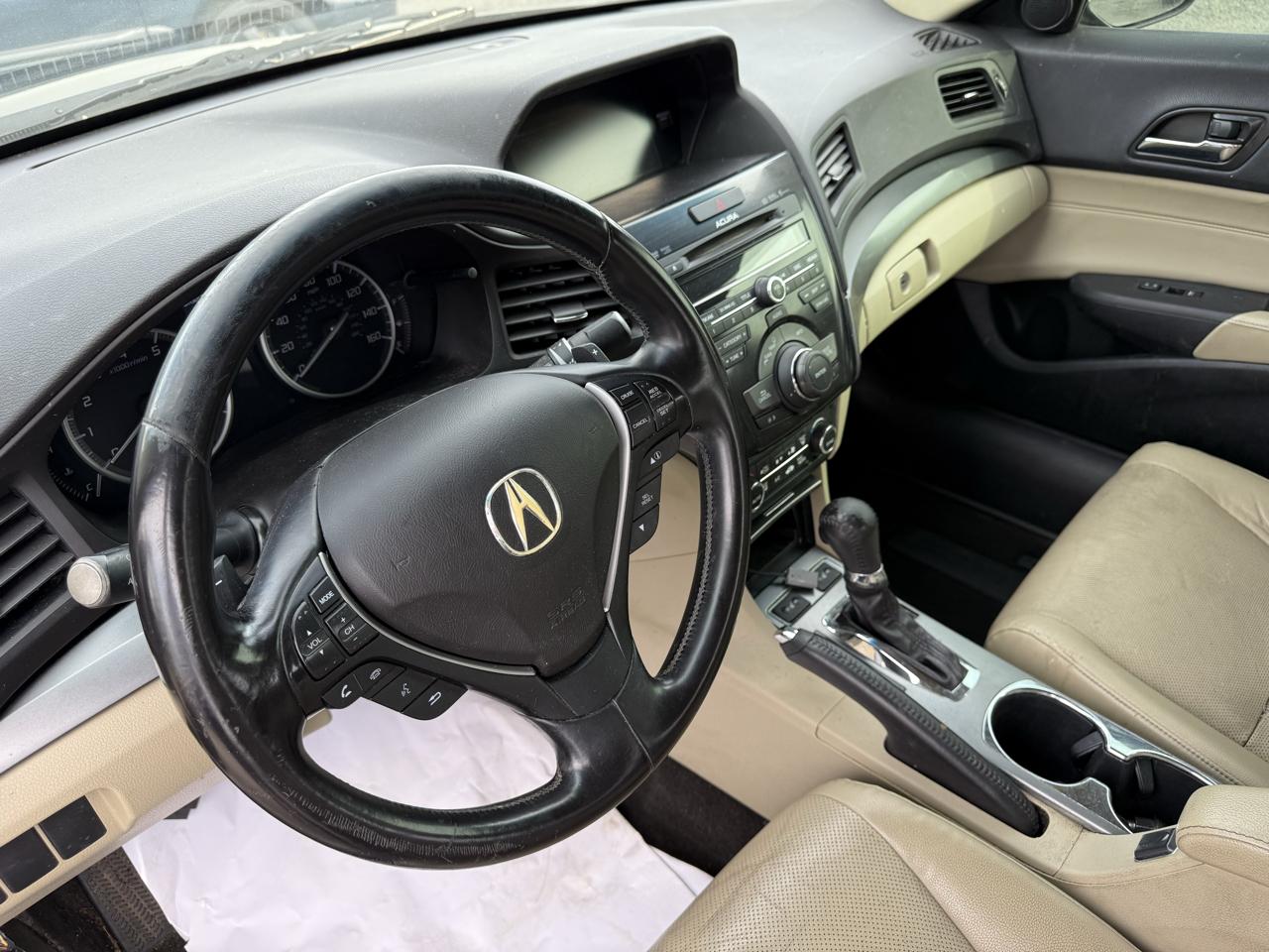 Acura ILX 5-Spd AT w/ Technology Package 2013