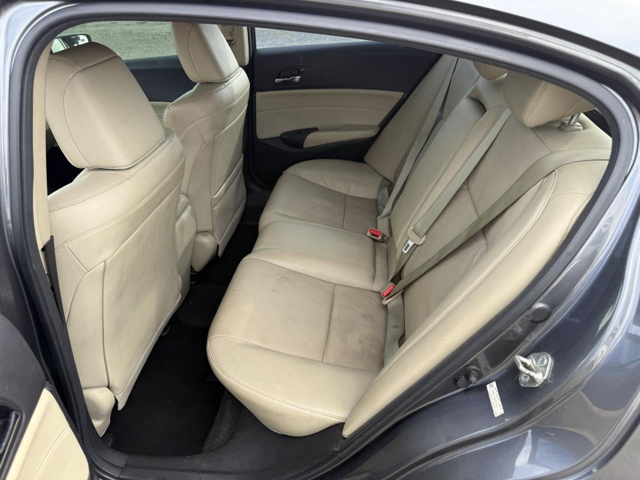 Acura ILX 5-Spd AT w/ Technology Package 2013