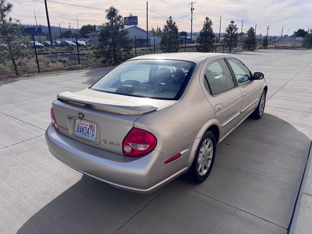 Nissan Maxima GLE 2000