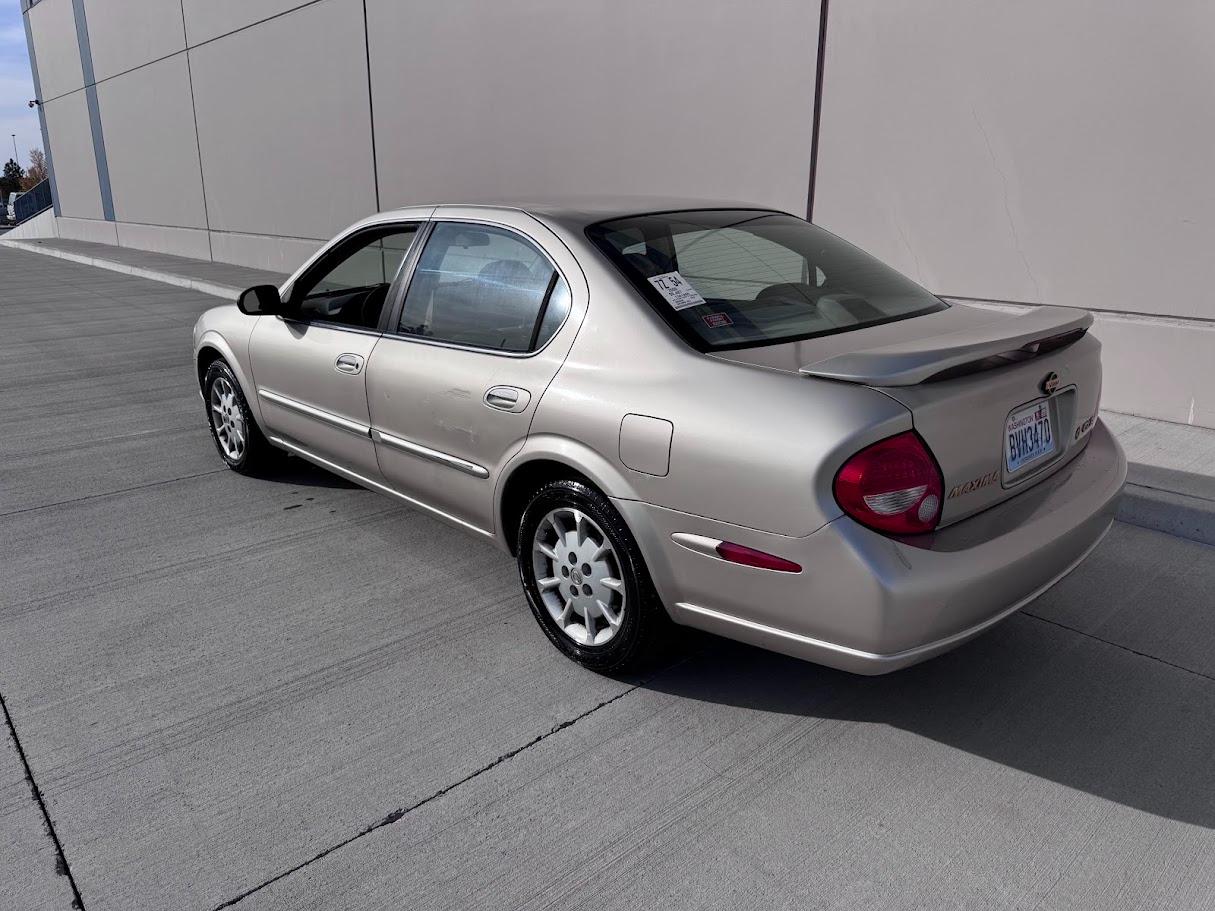 Nissan Maxima GLE 2000