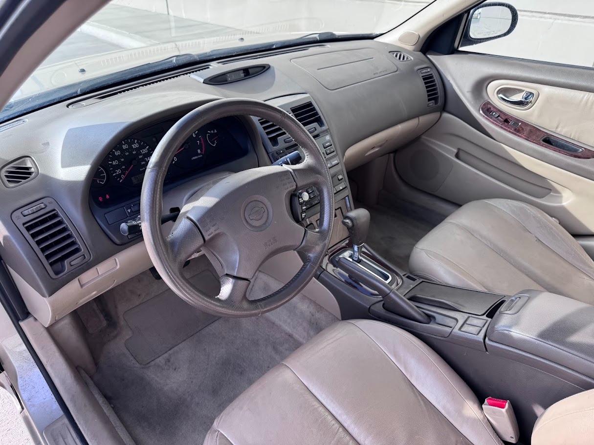 Nissan Maxima GLE 2000