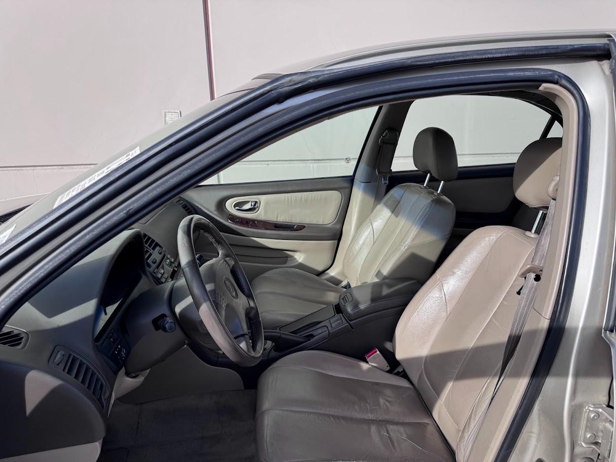 Nissan Maxima GLE 2000