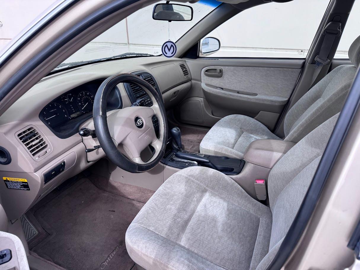 Kia Optima LX 2004