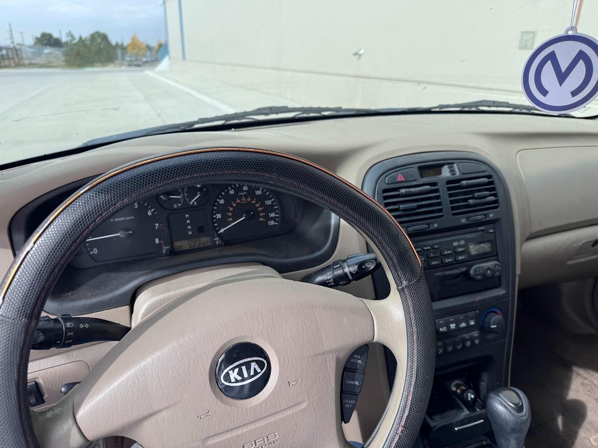 Kia Optima LX 2004