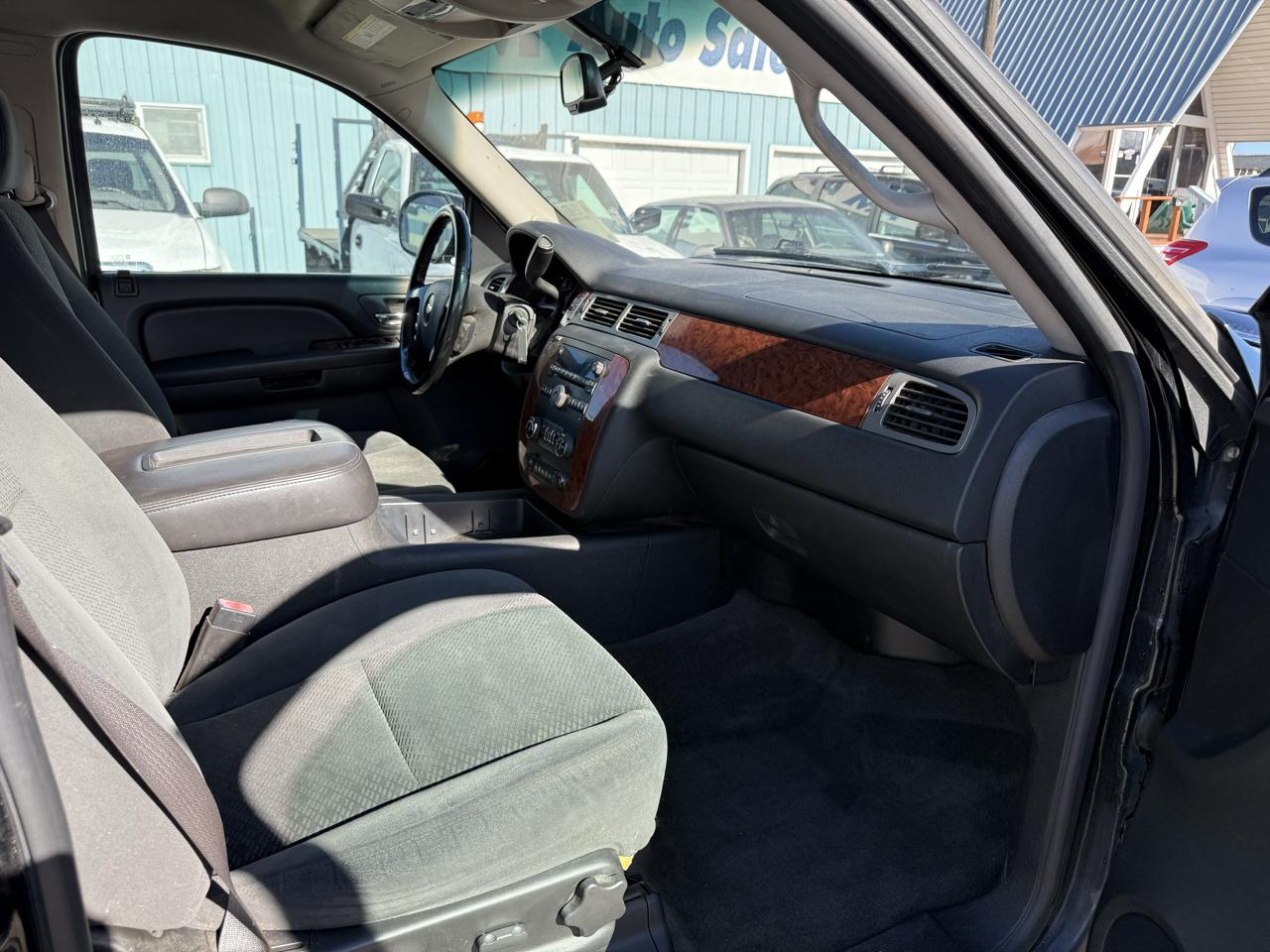 Chevrolet Suburban LT 1500 4WD 2008