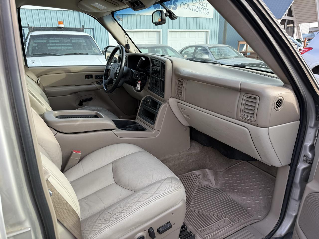 Chevrolet Suburban 1500 4WD 2004