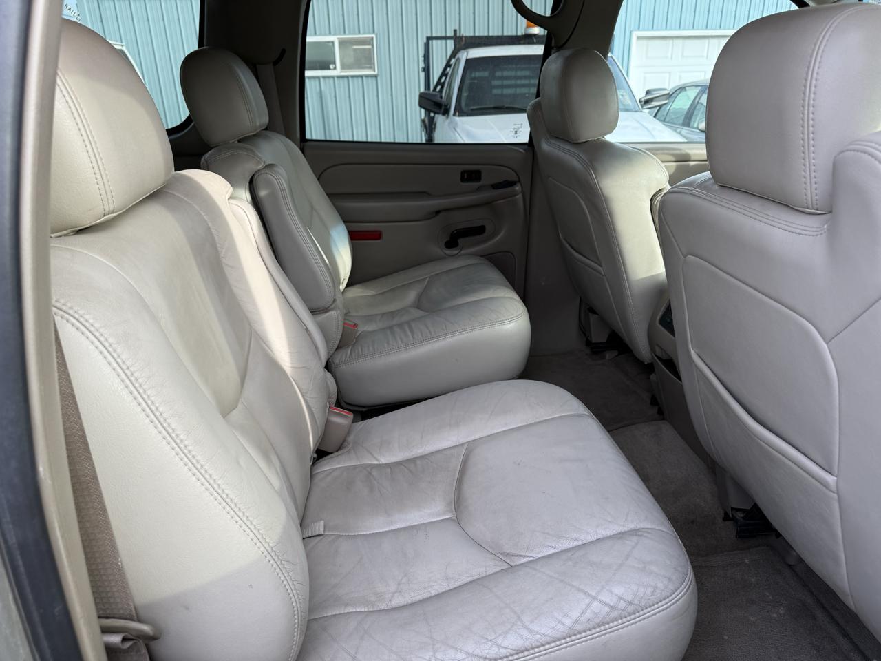 Chevrolet Suburban 1500 4WD 2004