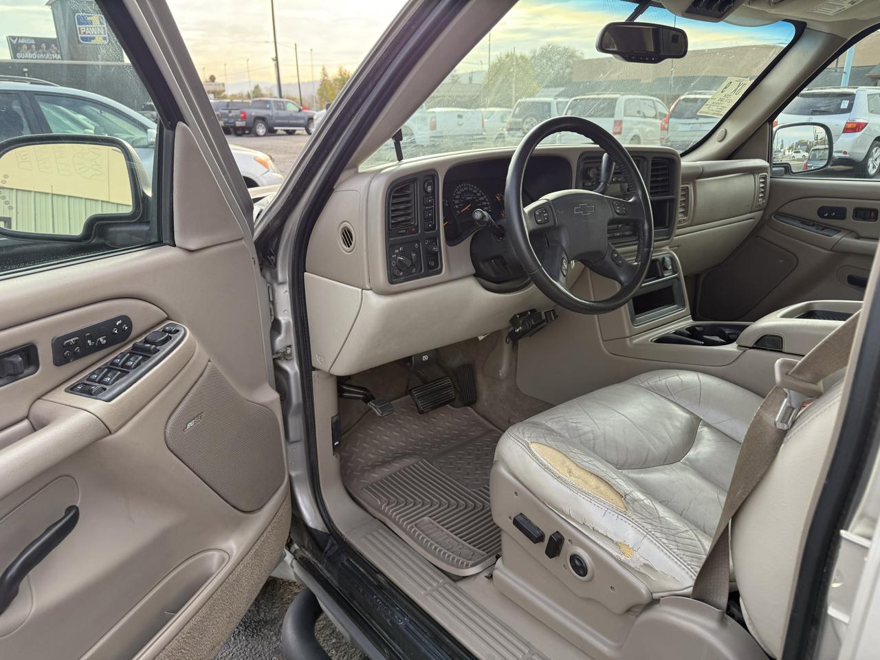 Chevrolet Suburban 1500 4WD 2004