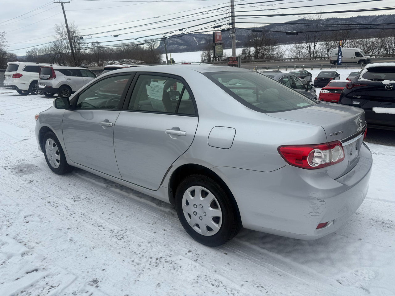 Toyota Corolla 4dr Sdn LE Auto 2011