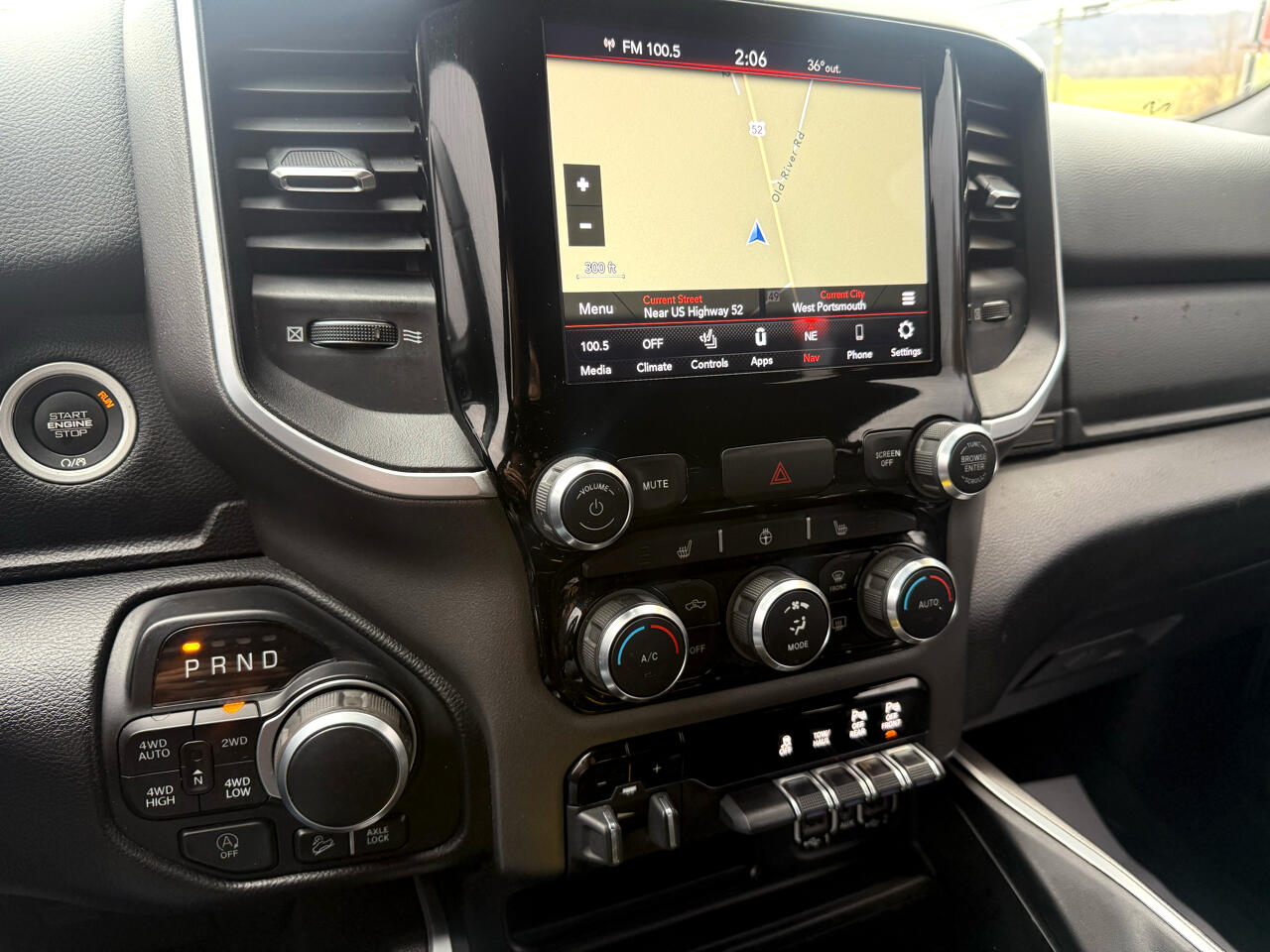 RAM 1500 Big Horn Crew Cab SWB 4WD 2021