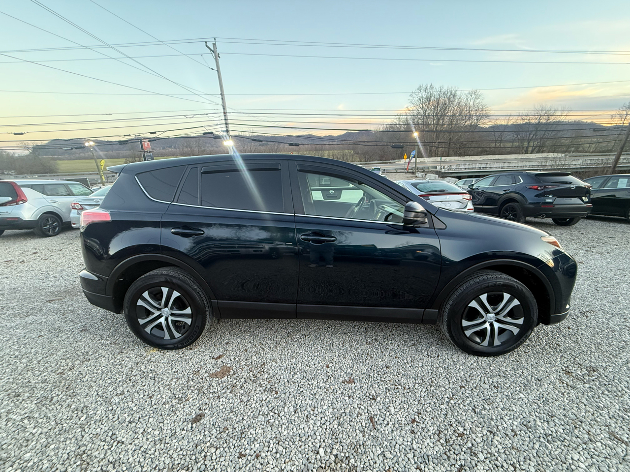 Toyota RAV4 LE AWD 2018