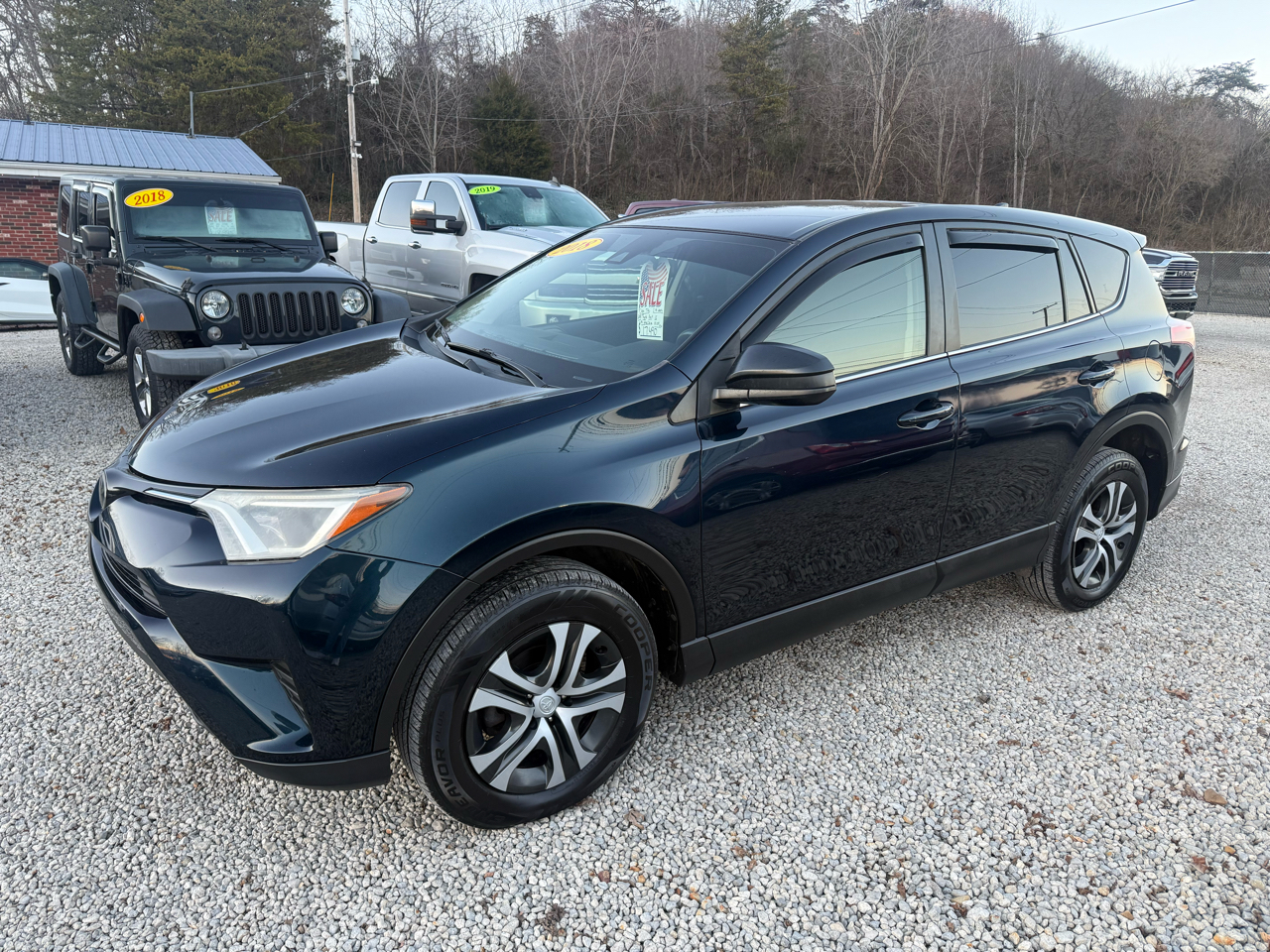 Toyota RAV4 LE AWD 2018