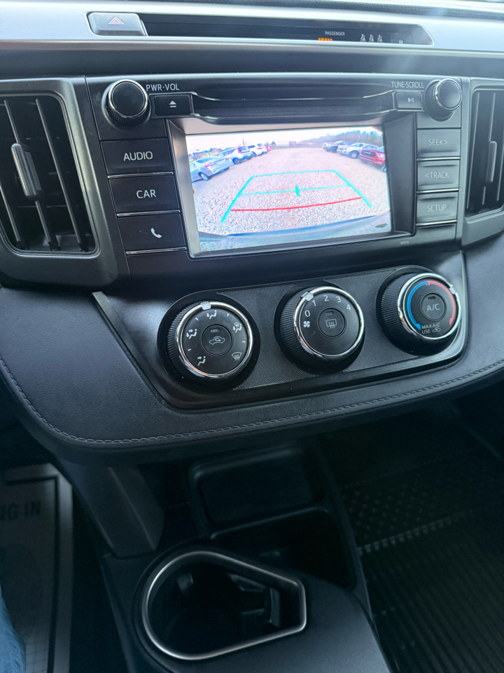 Toyota RAV4 LE AWD 2018