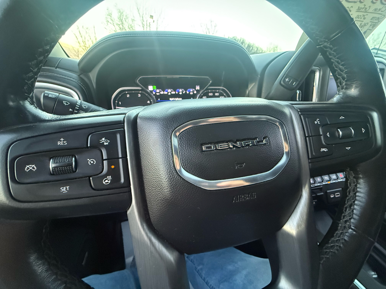GMC Sierra 2500HD Denali Crew Cab 4WD SB 2022