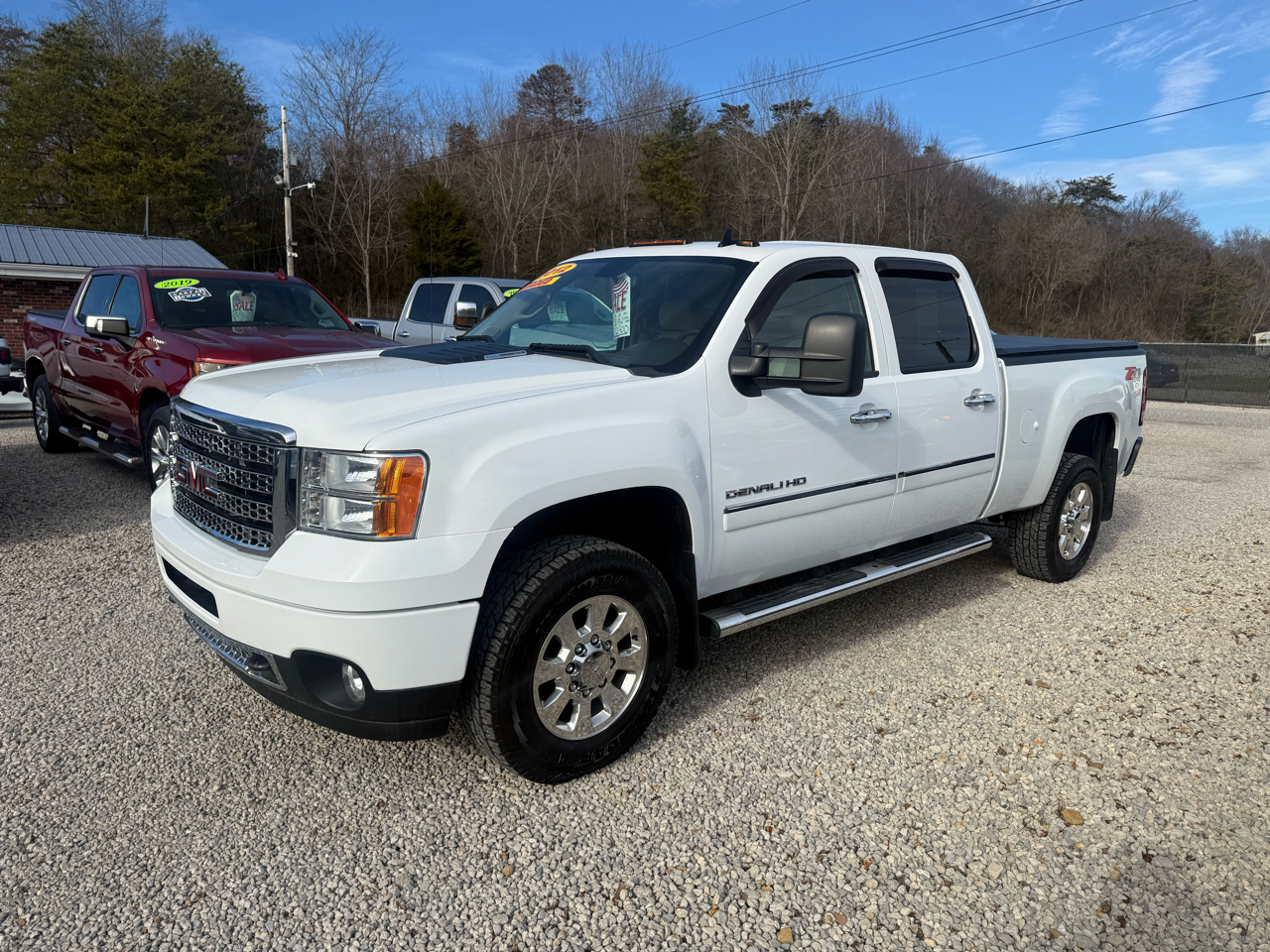 GMC Sierra 3500HD Denali Crew Cab SRW 4WD 2012