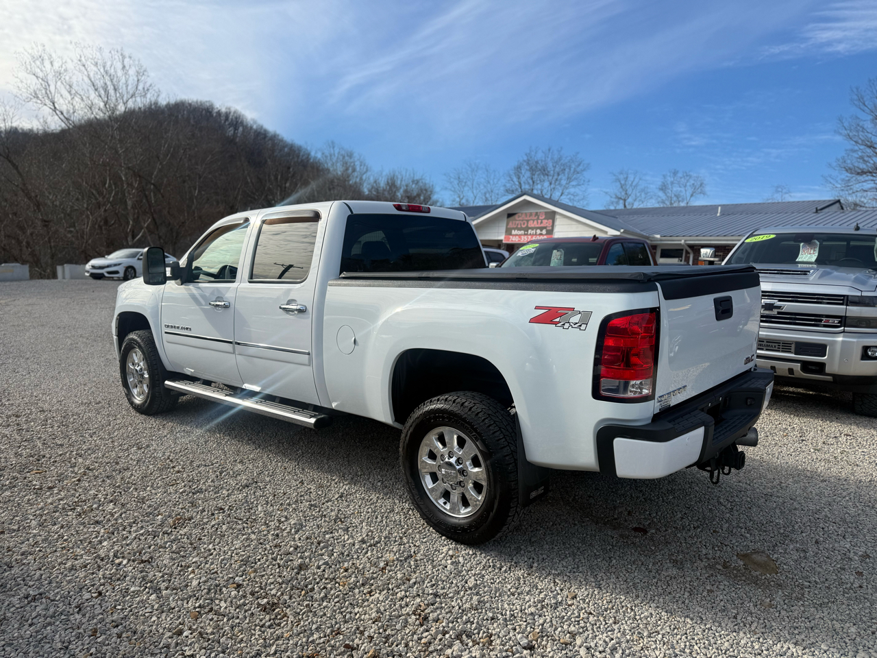 GMC Sierra 3500HD Denali Crew Cab SRW 4WD 2012