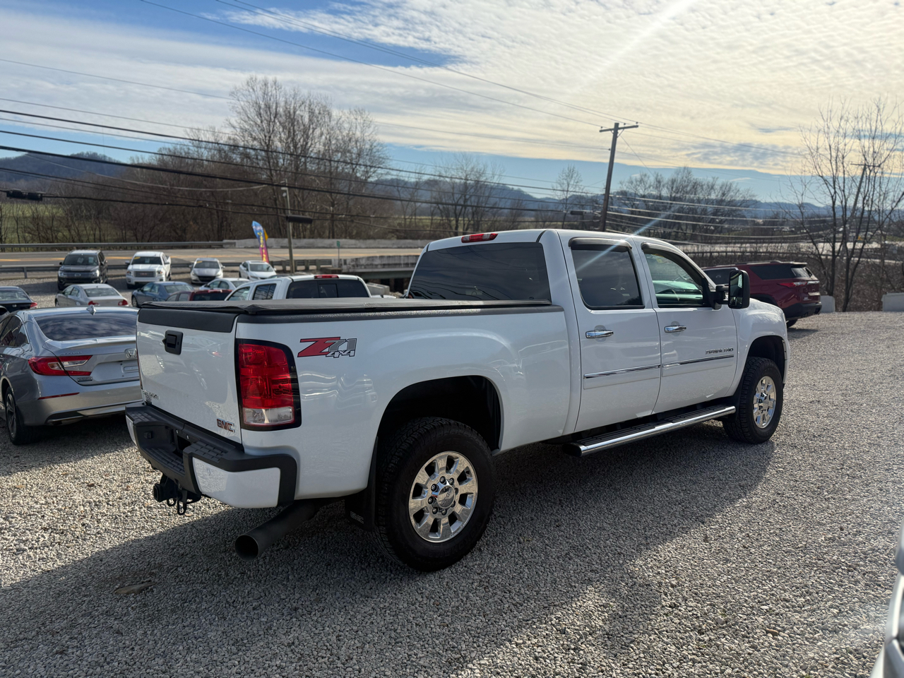 GMC Sierra 3500HD Denali Crew Cab SRW 4WD 2012