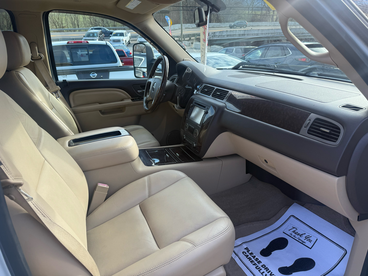 GMC Sierra 3500HD Denali Crew Cab SRW 4WD 2012