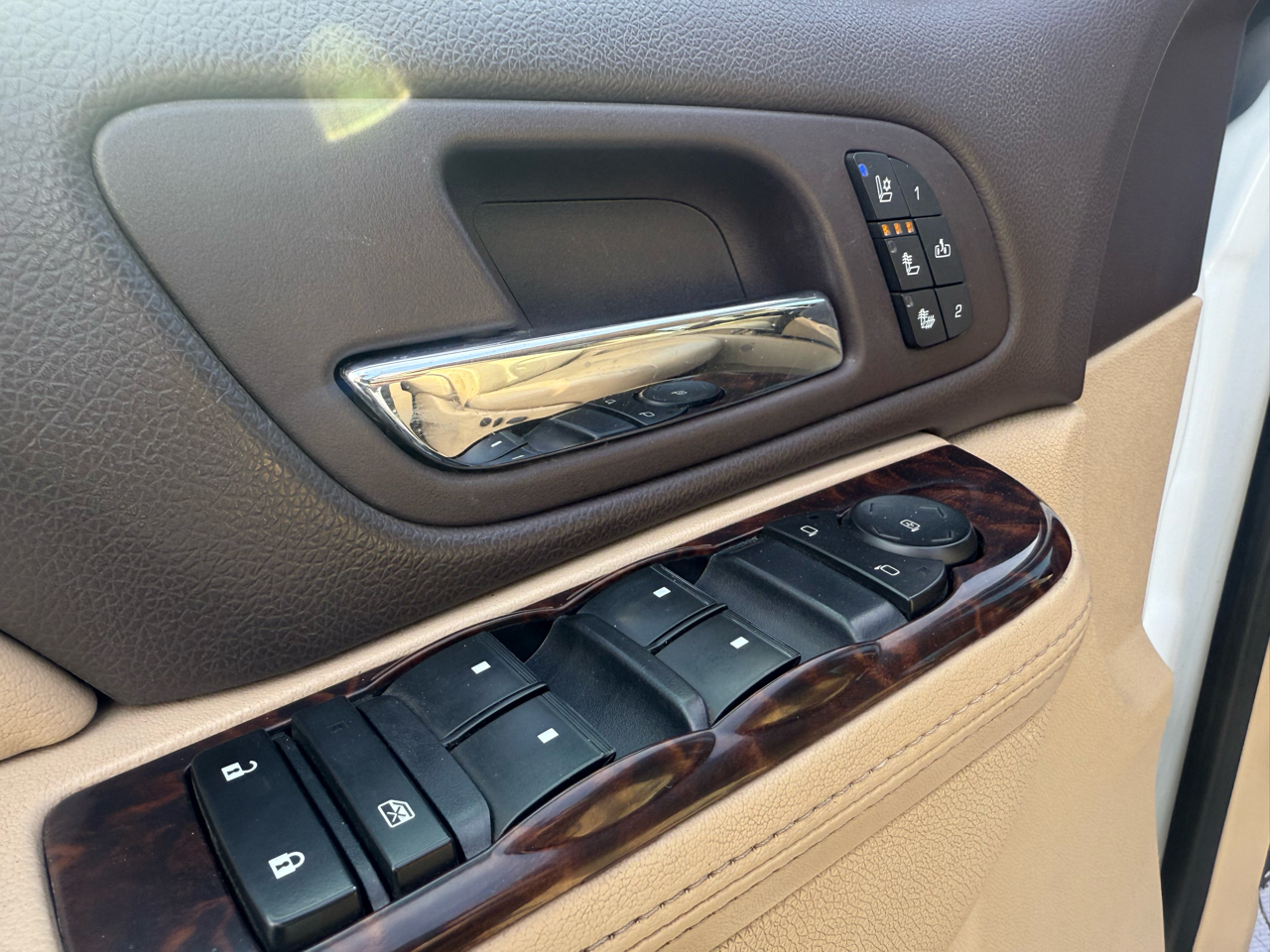 GMC Sierra 3500HD Denali Crew Cab SRW 4WD 2012