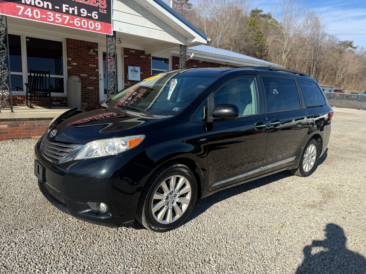 Toyota Sienna XLE 7-Passenger AWD 2017