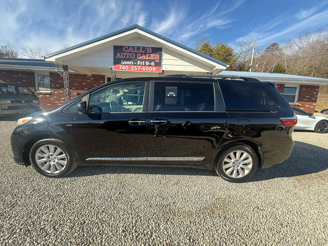 Toyota Sienna XLE 7-Passenger AWD 2017