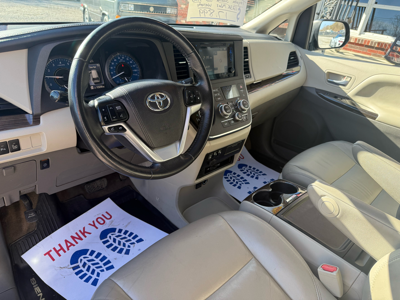 Toyota Sienna XLE 7-Passenger AWD 2017