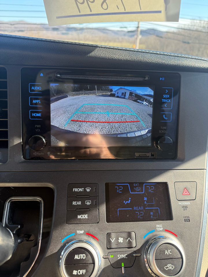 Toyota Sienna XLE 7-Passenger AWD 2017