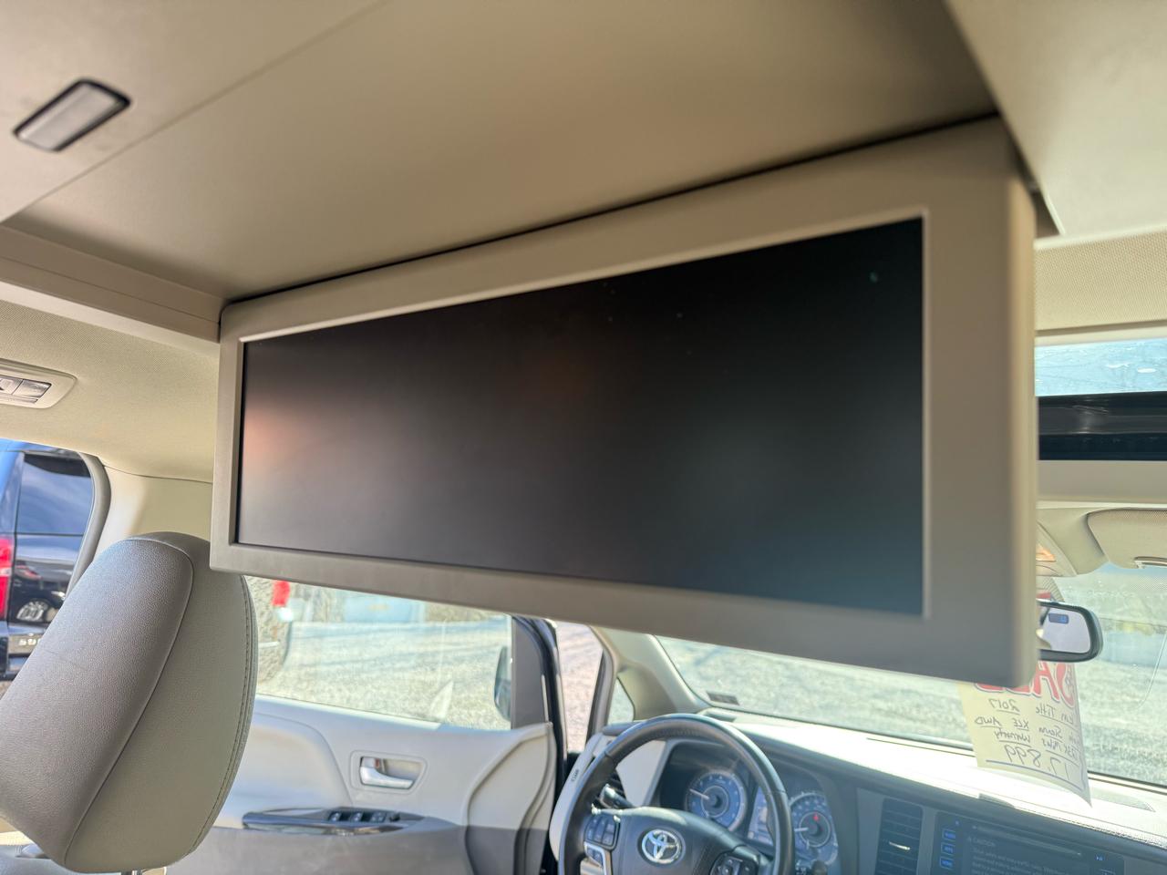 Toyota Sienna XLE 7-Passenger AWD 2017