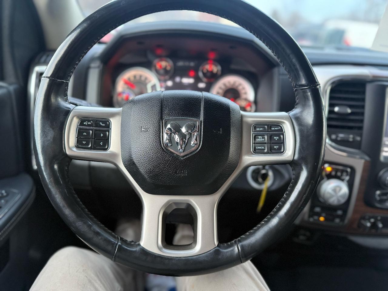 RAM 1500 Laramie Crew Cab SWB 4WD 2018