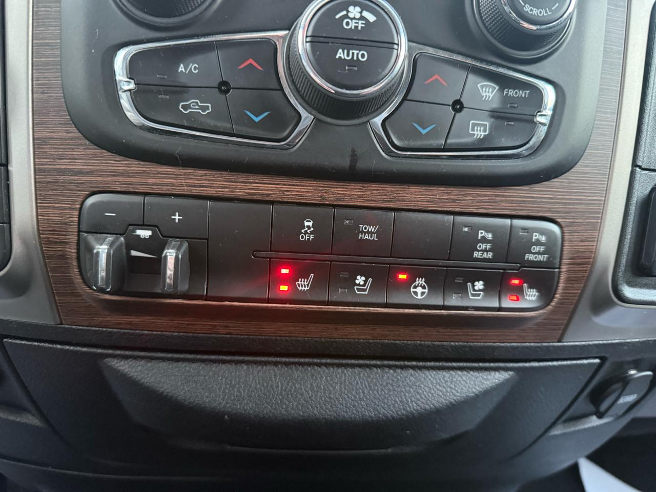 RAM 1500 Laramie Crew Cab SWB 4WD 2018