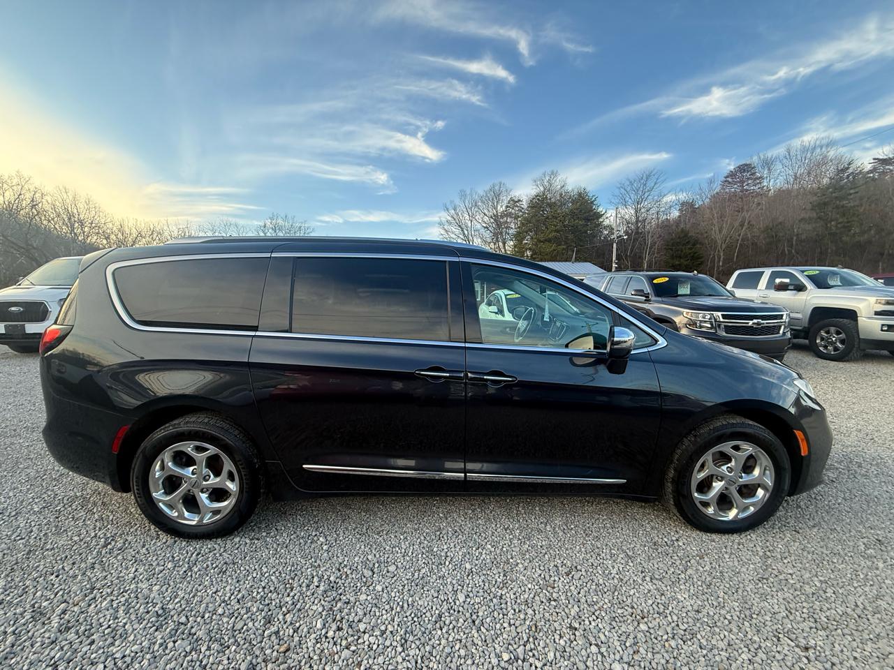 Chrysler Pacifica Limited AWD 2021