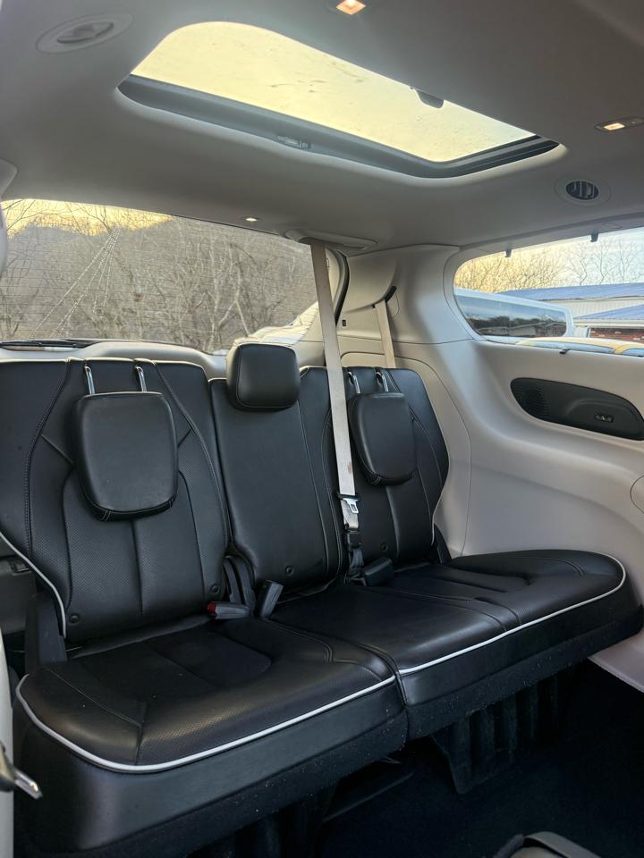 Chrysler Pacifica Limited AWD 2021