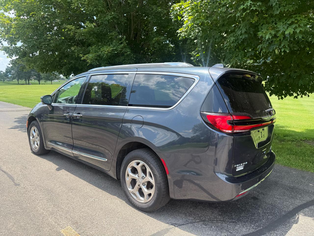 Chrysler Pacifica Limited AWD 2021