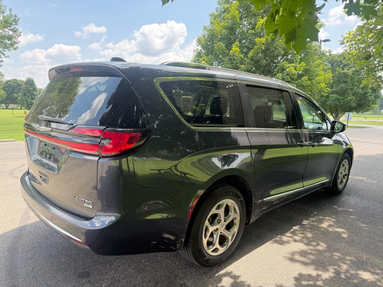 Chrysler Pacifica Limited AWD 2021