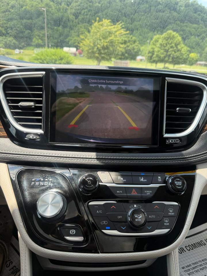 Chrysler Pacifica Limited AWD 2021