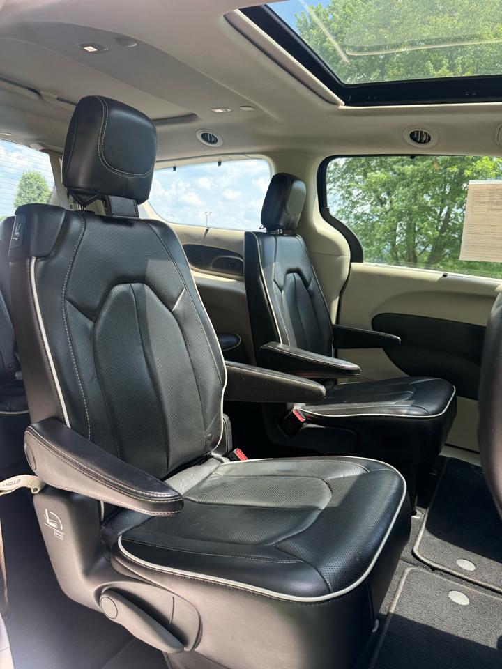 Chrysler Pacifica Limited AWD 2021