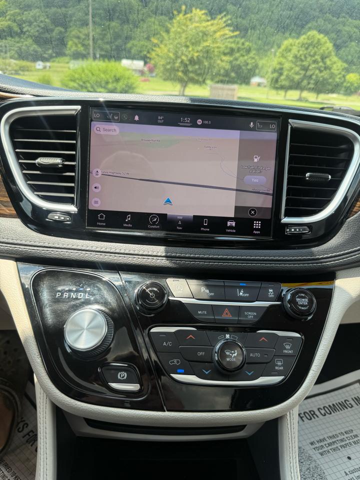 Chrysler Pacifica Limited AWD 2021