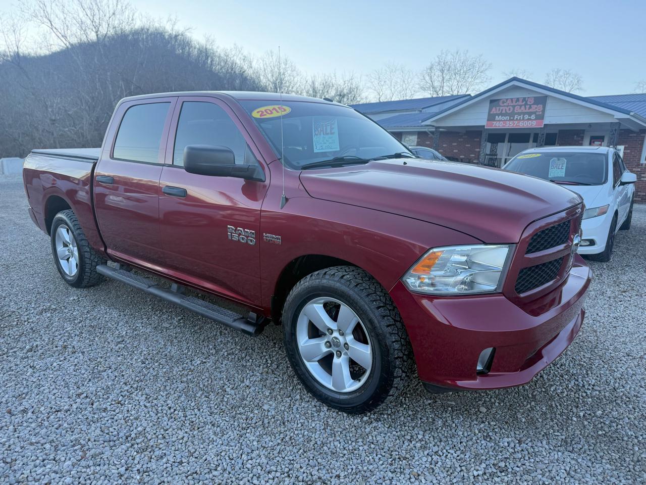 RAM 1500 4WD Crew Cab 140.5" Express 2015