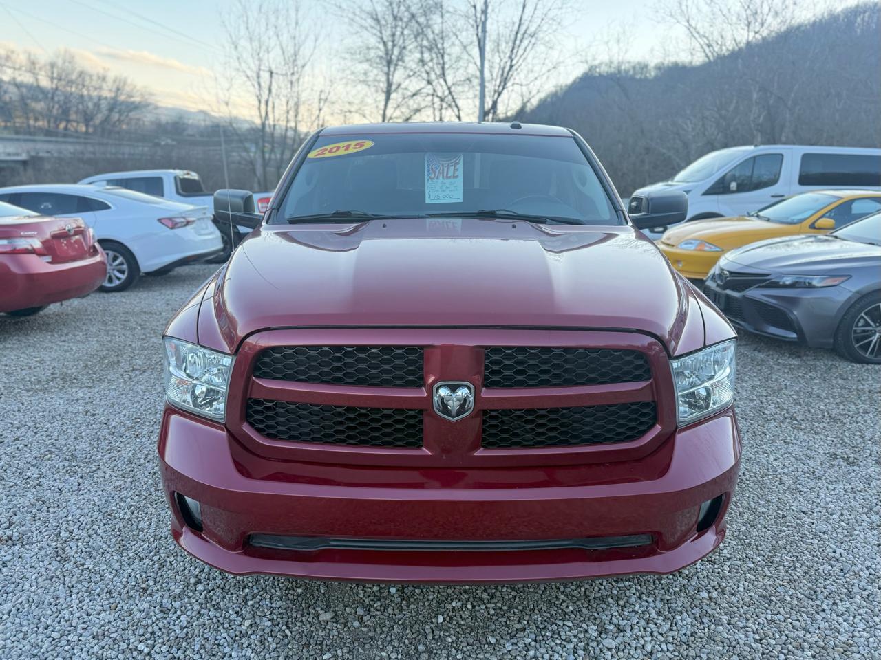 RAM 1500 4WD Crew Cab 140.5" Express 2015