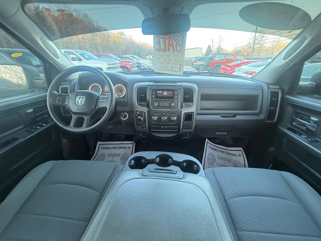 RAM 1500 4WD Crew Cab 140.5" Express 2015