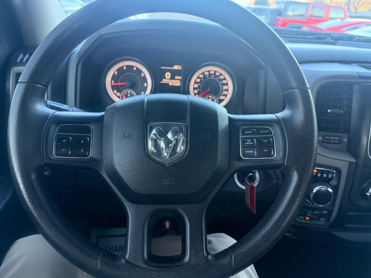 RAM 1500 4WD Crew Cab 140.5" Express 2015