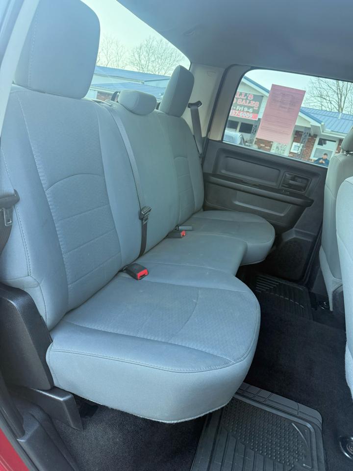 RAM 1500 4WD Crew Cab 140.5" Express 2015